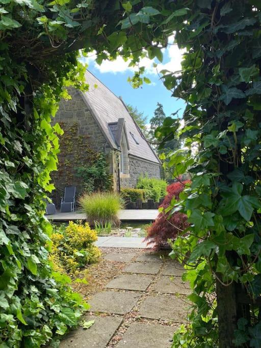 Old Schoolhouse, Galgorm Vila Exterior foto